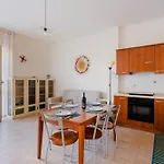 Casa vacanze Casa Rossella A *